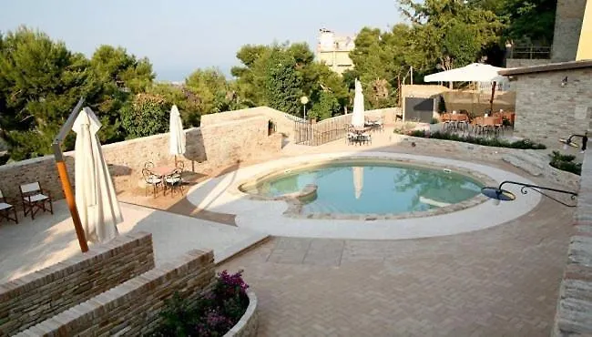 Borgo Da Mare 4* مونتيبراندون